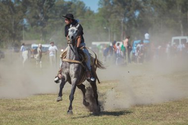 Gauchos tr fiesta de la tradicion san antonio de areco içinde
