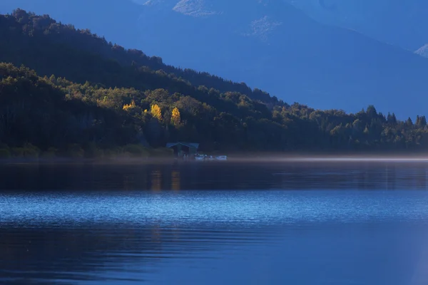 Sjön futalaufquen, nationalparken los alerces, Patagonien, argentina — Stockfoto