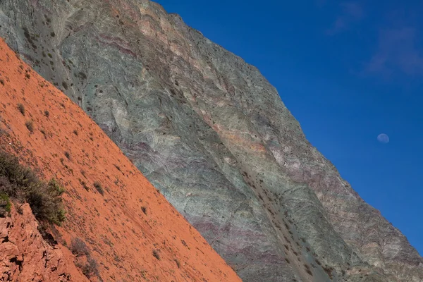 Renkli purmamarca dağda — Stok fotoğraf