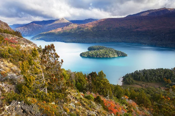 Hjärtat island, sjön mascardi, Patagonien, argentina — Stockfoto