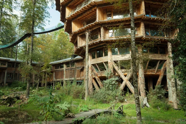 Wooden buildings in the ecopark Huilo Huilo, Patagonia, Chile — Stock Photo, Image