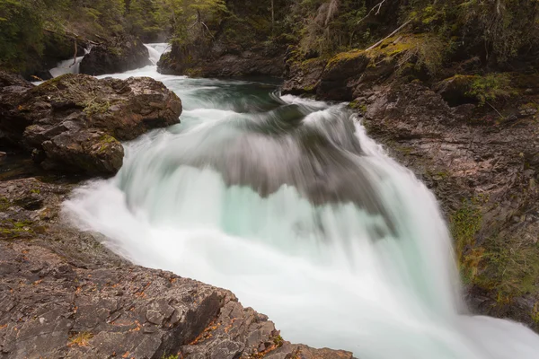 Vattenfall los alerces, Patagonien, argentina — Stockfoto