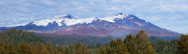 Вулкан Чошуэнко, экопарк Huawei, Вильярика, Патагония, Чили — стоковое фото