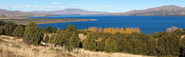 Parque nacional Lanin, lago Huechulafquen, San Martin de los Andes — Fotografia de Stock