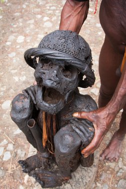 Papua Yeni Gine'de mumya gösterir