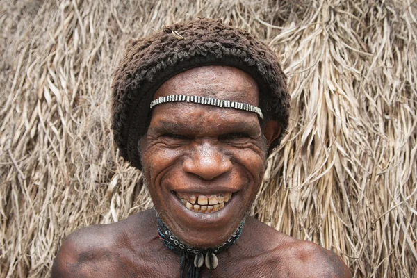 身份不明的新几内亚的战士 — 图库照片