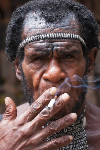 Guerreiros não identificados de uma Papua — Fotografia de Stock