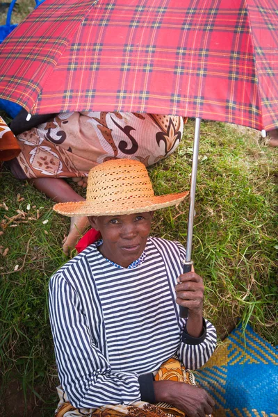 Mujer malgache en el mercado de Antananarivo en Madagascar — Foto de Stock