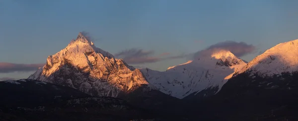 奥利维亚和七个兄弟，乌斯怀亚的山峰 — 图库照片