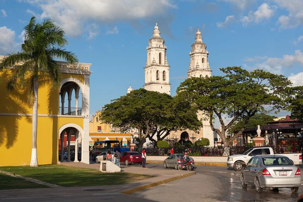 Colonial architecture in Campeche — Stock Photo, Image