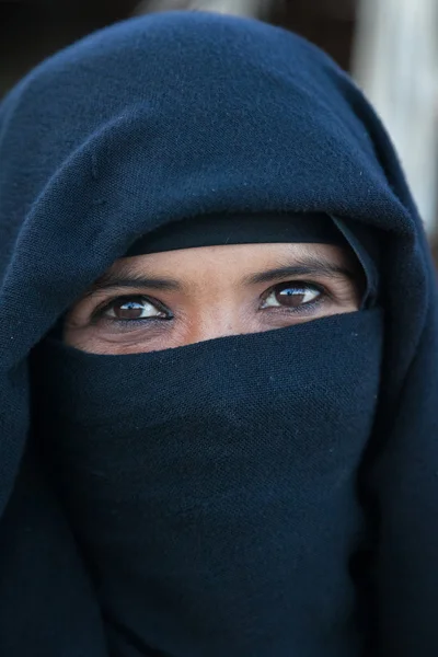 Portret van de onbekende jonge berber vrouw — Stockfoto