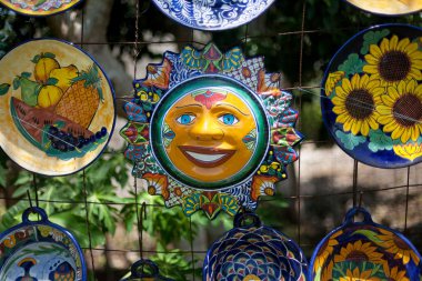 Çok renkli Hatıra Eşyası ve ulusal el sanatları