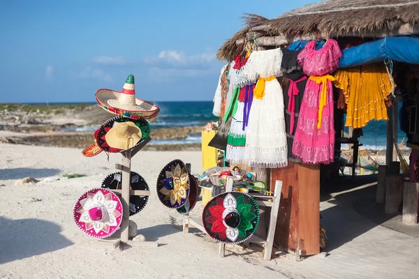 Recuerdos multicolores y artesanía nacional —  Fotos de Stock