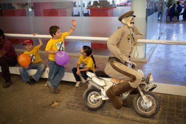 Aguascalientes, Meksika - Kasım 01: bilinmeyen çocuk üzerinde bir karnaval