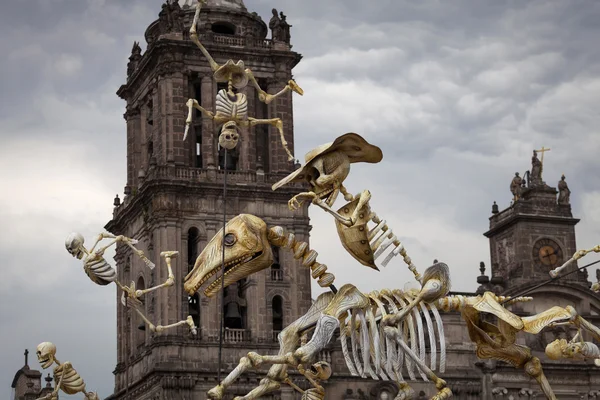 Skeletons est l'attribut obligatoire de la fête traditionnelle des morts — Photo