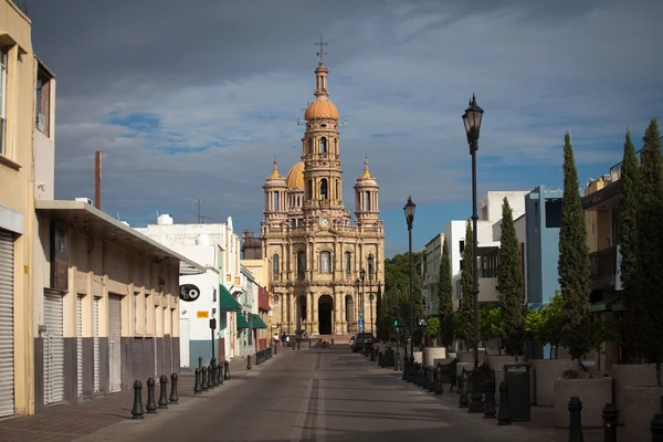 Katedrála ve starověkém městě aguascalientes, Mexiko — Stock fotografie