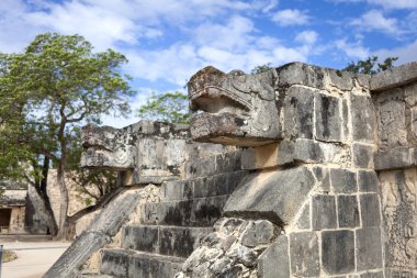 Piramitlerin kalıntıları Maya, Chichen-Itza, Meksika