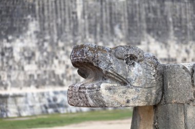 Piramitlerin kalıntıları Maya, Chichen-Itza, Meksika