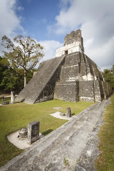 Mayan πυραμίδας στο Τικάλ, Γουατεμάλα — Φωτογραφία Αρχείου