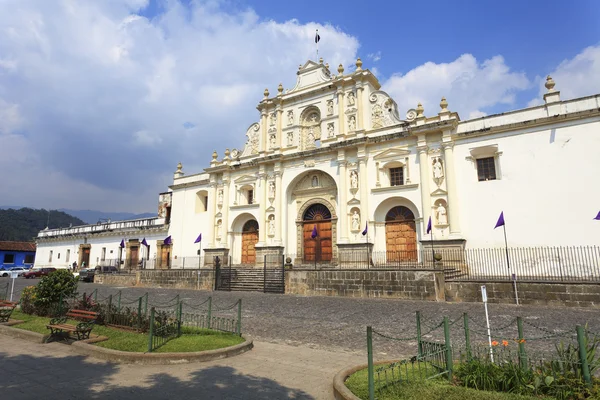 Колониальные здания Антигуа, Гватемала — стоковое фото