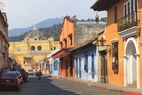 Colonial buildings in Antigua, Guatemala — Stock Photo, Image