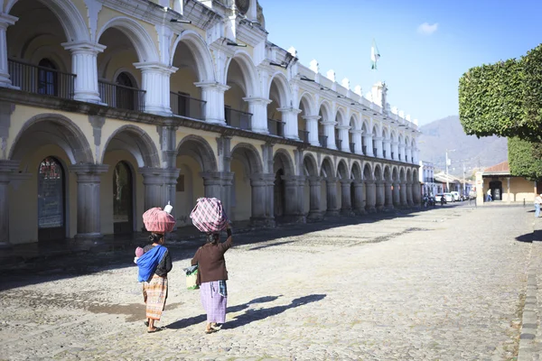 Koloniala byggnader i antigua, guatemala — Stockfoto