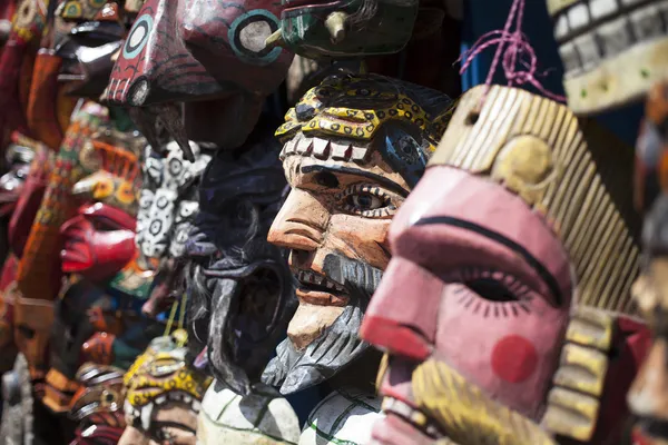 Recuerdos en el mercado en Chichicastenango, Guatemala — Foto de Stock