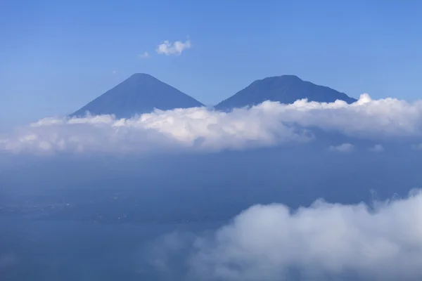 Vista dos Vulcões Toliman e San Pedro, Guatemala — Fotografia de Stock