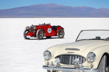 Salinas grandes, Arjantin - Mayıs 04: retro otomobil katılan