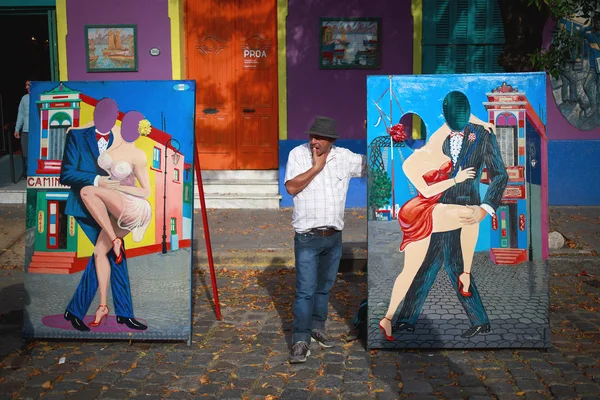 BUENOS AIRES 01 DE MAYO: Colorida calle Caminito en La Boca, Bu —  Fotos de Stock