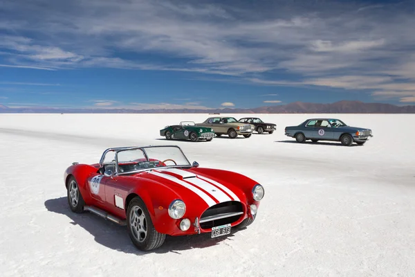 Salinas grandes, Argentinië - 04 mei: retro auto's deelnemen aan — Stockfoto