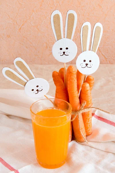 Zanahorias y jugos —  Fotos de Stock
