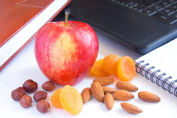 Healthy snack in office — Stock Photo, Image