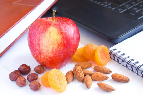 Collation saine au bureau — Photo