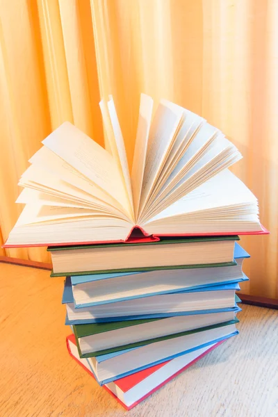 Bücherstapel — Stockfoto