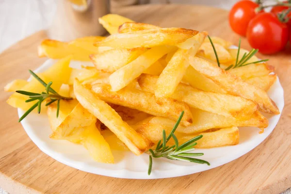 Batatas fritas caseiras — Fotografia de Stock