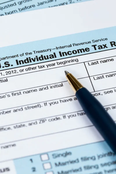 Formularz podatkowy z pióra opodatkowania koncepcja — Zdjęcie stockowe