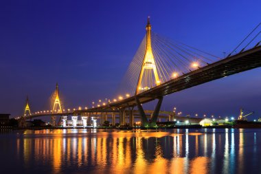 twillight chao phraya Nehri üzerinde büyük köprü