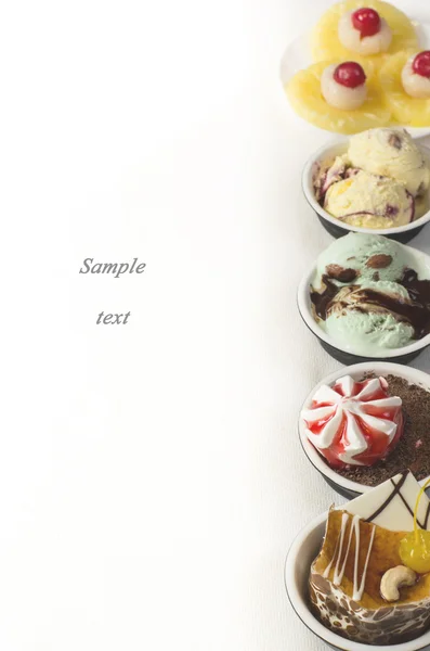 Cake, ice cream, fruit — Stock Photo, Image
