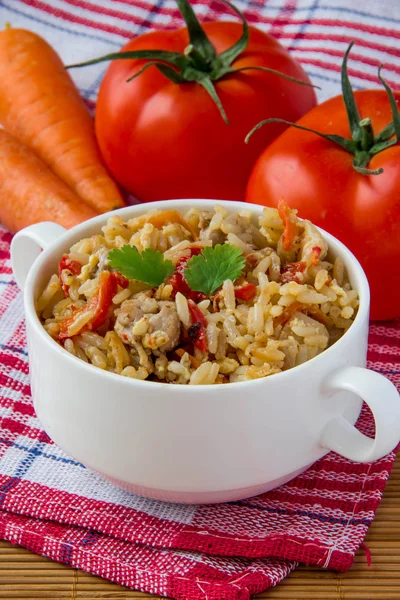 Fried rice with vegetables, chicken and egg — Stock Photo, Image