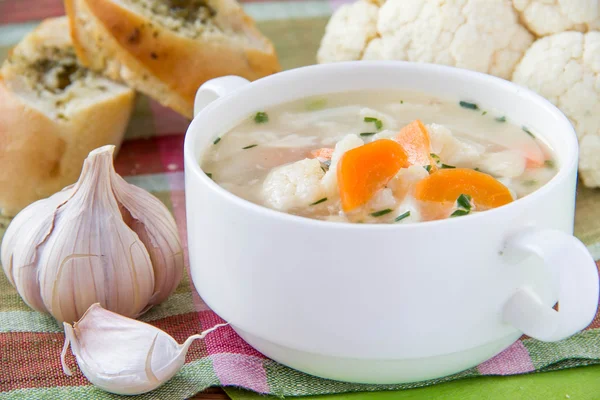 Vegetable soup with cauliflower and carrots — Stock Photo, Image