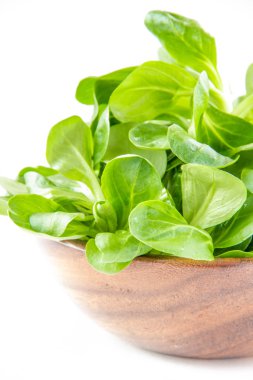 ahşap kase mısır salata