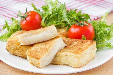 Fransız tostu yumurta ve mozzarella ile