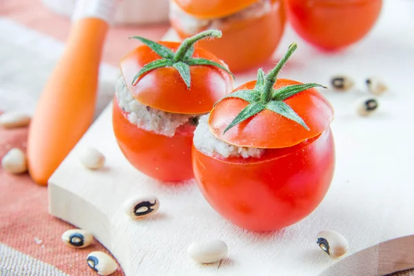 Tomates cereja recheados — Fotografia de Stock