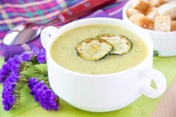 Zucchini cream soup with croutons — Stock Image Zucchini cream soup with croutons Royalty Free Stock Photos