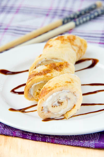 Roll of the omelet with the cream cheese — Stock Photo, Image