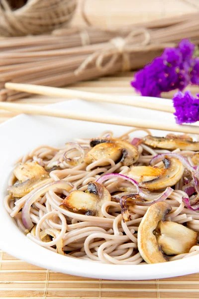 Asya vejetaryen yemek - buğday noodle — Stok fotoğraf