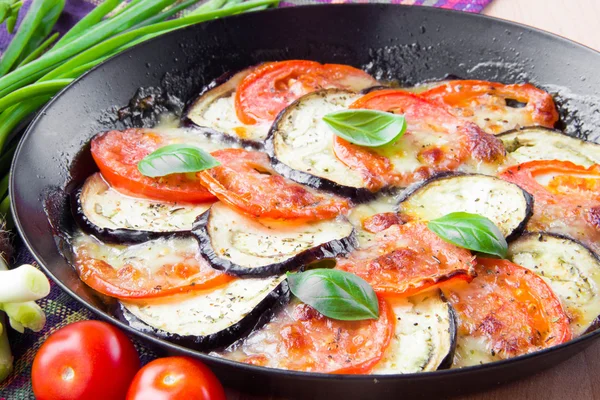 Baked Italian appetizer of vegetables and mozzarella — Stock Photo, Image