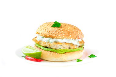 Kabak ile Yunan tarzında taze, lezzetli tavuk burger