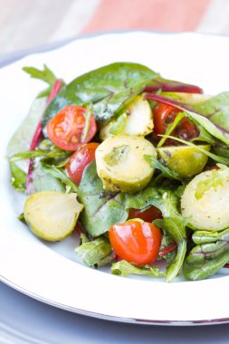 Brüksel lahanası, lahana, domates, salata, r ile sağlıklı salata